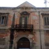 �Villa De Sario�, un�antica casa a due piani edificata intorno alla met� dell�Ottocento che prende il nome dagli attuali proprietari che l�hanno rilevata una sessantina di anni fa